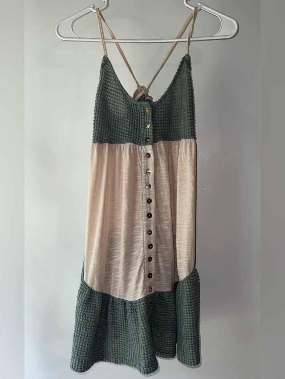 POL Two-Tone Spaghetti Strap Mini Dress in Sage and Cream - Picture 2 of 2